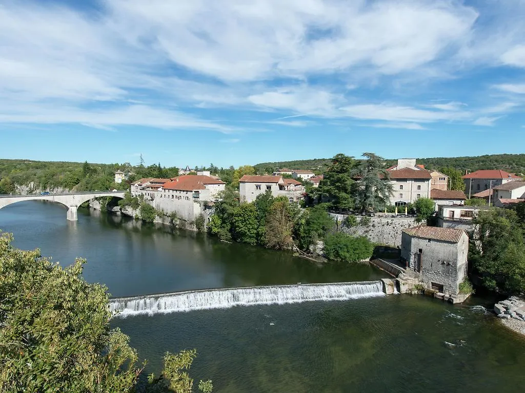 Nice Holiday Home With Pool In Ard Che Saint Alban Auriolles